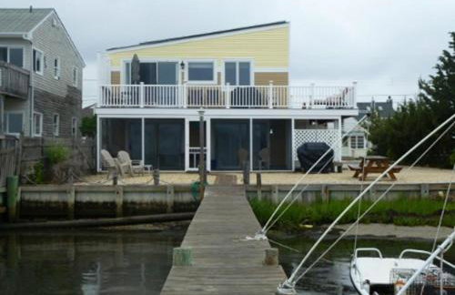 Bayfront Condo, Ship Bottom, Beach Badges, Wifi, Washer Dryer, Enjoy The Views From This 2Nd-Floor - Foto 1