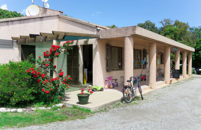 3 bedroom House in Talasani with garden and terrace - Photo 16