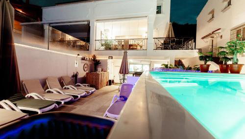 Unique Villa Scandinavia Marbella - Photo 5, sunbed