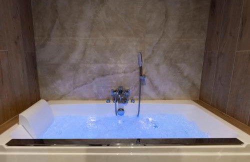 Spa & Relaxation 15 min de Lyon - Noomi Suite - Foto 21