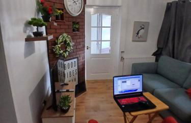 PREISTLEY HOUSE- CONTRACTORS ACCOMMODATION Entire 4 Bedroom House with free parking and up to 8 sleep- NO PARTIES ALLOWED - Foto 14