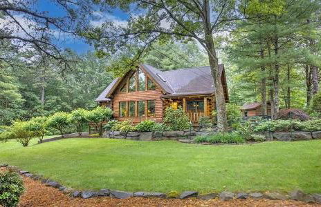 Poconos True Log Cabin with Sauna, Movie Theather, Hot Tub & Fire Pit! - Photo 9