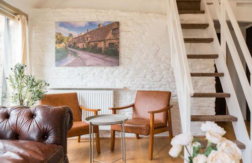 Charming Stone Cottage - Cotswolds Farm Stay - The Bullpen - Photo 4