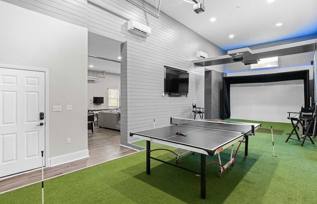 Winding Down by Avantstay Sleeps 20 + Dock, View - Photo 2