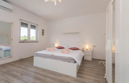 4 Bedroom Cozy Home In Donja Jagodnja - Foto 33