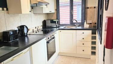 Magpie 1 Hot Tub HuntersMoon-Warminster-Bath-Wiltshire - Foto 2, stove, pet friendly, toaster, minibar