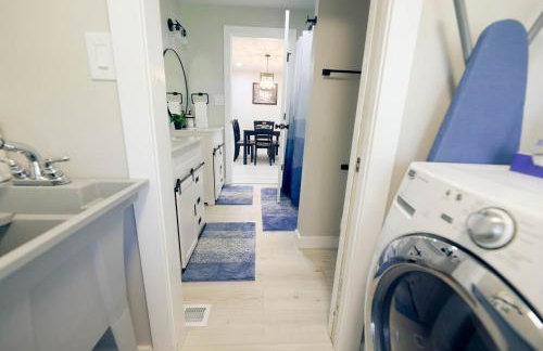 Spacious home away from home! Hot tub! - Photo 56