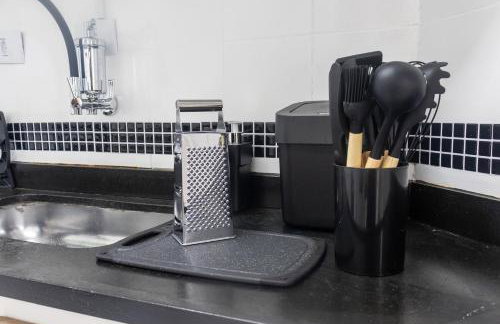 Apê Novo 5 min do Centro, Shopping e Praia com Garagem e Ar condicionado - Foto 27