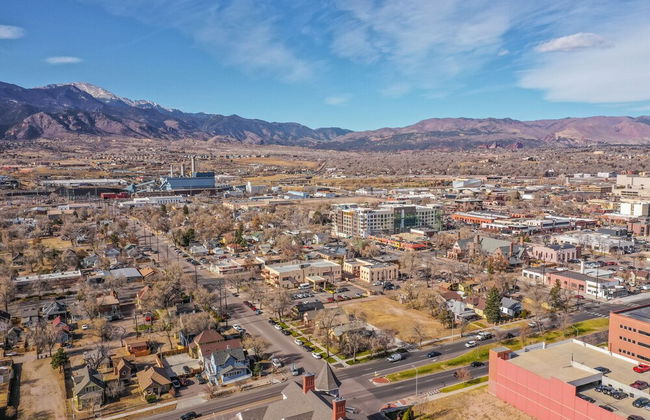 Trendy Urban Neighborhood & Dog-friendly Downtown - Photo 25