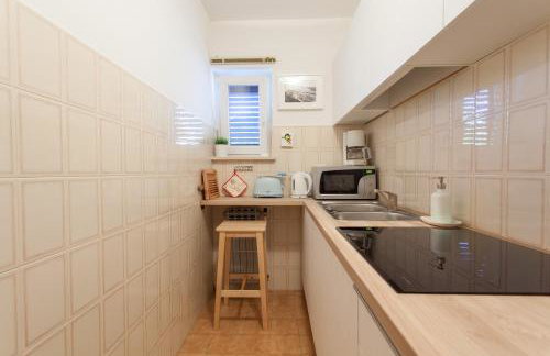 Captain's Apartment with Sea View - Photo 12