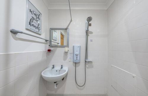 STN - Bishops's Stortford - Free Gated Parking - Two Bed Apartment - Perfect location for Stansted Airport - Foto 20