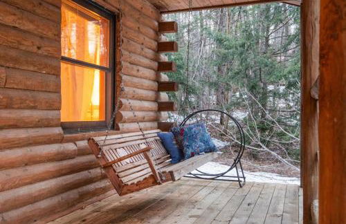 Lucky Log Cabin Hottub fireplace 12min to Mt Snow - Foto 3