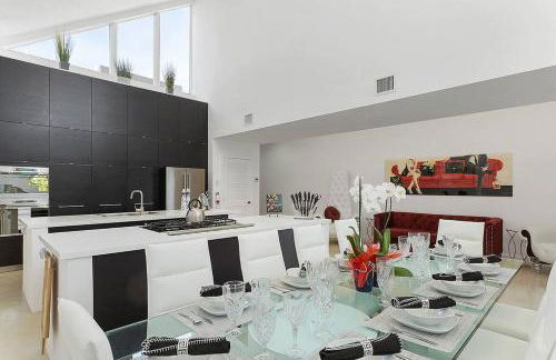Luxury Mansion, Game Room, Pool, Rooftop, Skyline, Walk to Las Olas - Foto 47