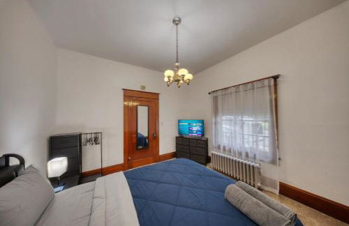 Charming 2-Bedroom, 1-Bath Getaway - Foto 15