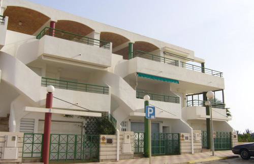 Primer piso de 2 habitaciones en unifamiliar frente al mar - Photo 1