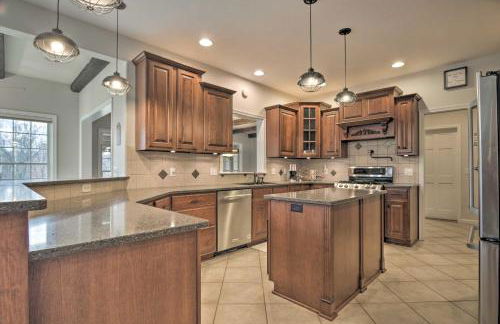 Pool and Furnished Patio Group Getaway in Hershey - Foto 2