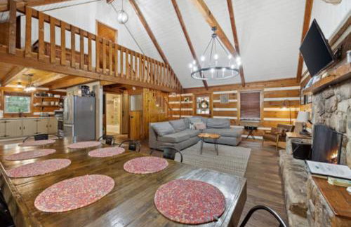 Riverfront Log Cabin Hot Tub, Mtn Views & Hottub - Foto 10