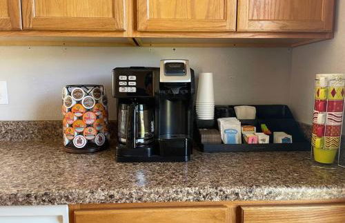 McKinley House Prime - Pool, Patio and Garage - Photo 10