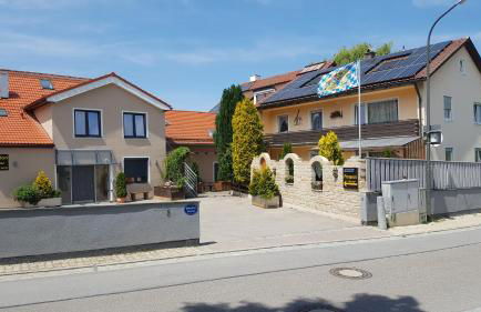 Pension und Ferienwohnungen Lerchl - Foto 1