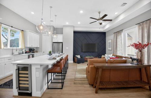 Urban EaDo Retreat - 3BR Townhome w Deck - Foto 16