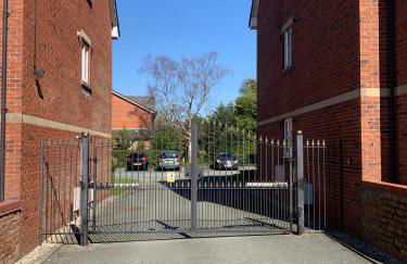 Kensington Luxury Apartment on Gated Development in Leafy edge of Chorley Town Centre - Foto 25