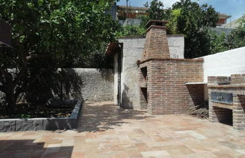 Typical house in a Sicilian village - Photo 4