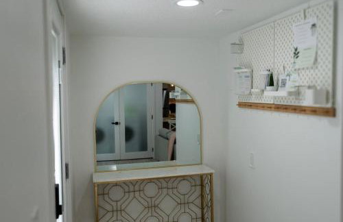 Brand New Luxury Basement Apt - Foto 2