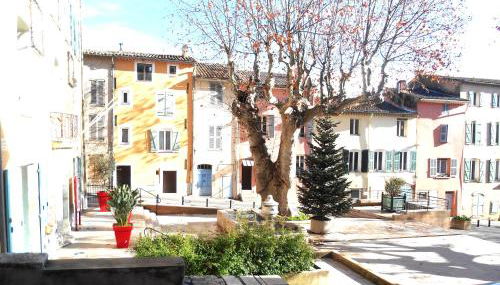 Entre Saint-Tropez et les gorges du Verdon. - Foto 2