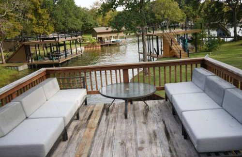 Massive lakefront home with HOT TUB - Foto 27