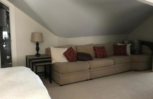 Beautiful Luxury Suite A & B of Shorewood Home - Foto 38