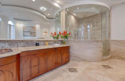 Bay Estate Luxe Waterfront Home w/ Private Pier, Main+guest House, Bay Views - Foto 42