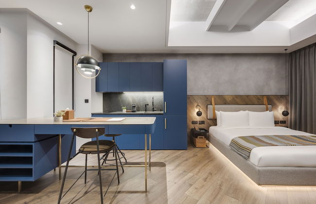 The Denizen - Photo 1