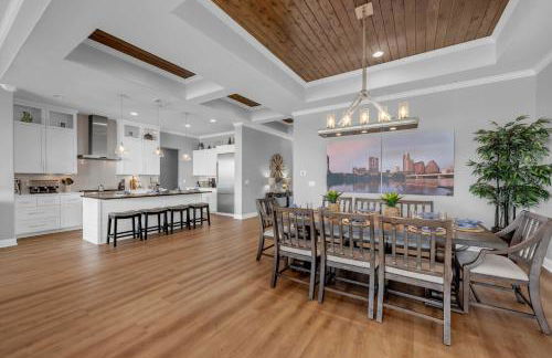 Luxury Waterfront Home with Swimming Pool Hot Tub and 2 Boat Slips - Foto 13