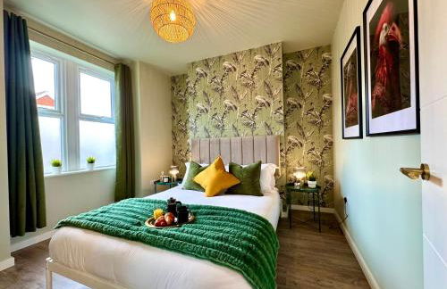 Stunning 4-Bedroom Home - 10 mins to Sandbanks Beach - Photo 4