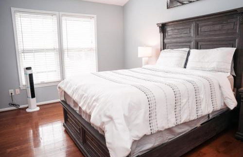 Cozy Springfield Townhome , WIFI , Pet Friendly - Foto 14