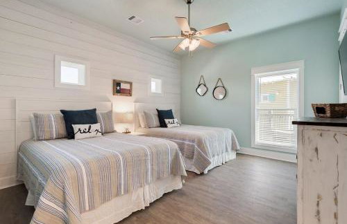 Gorgeous 5BR Sleeps 20 Great OutDoor Entertainment - Diamond in the Dunes - Foto 55