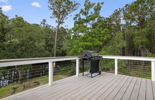 Waterfront Home Game Room Ping Pong Outdoor Bar Area - Foto 53