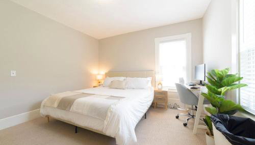 Downtown House Sleeps 10 with 3 King Beds and More - Foto 3