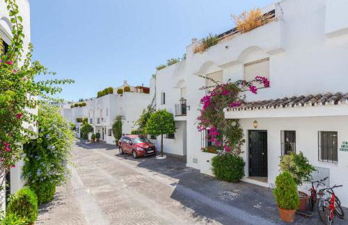 Escape to Serenity - 3 Bedroom Townhouse by the Sea! - Photo 14