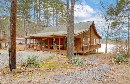 Deck and Fire Pit Waterfront Cabin in Greers Ferry! - Foto 25