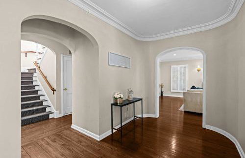 Spacious 5BR LA Villa with Pool Spa & Game Room - Foto 7