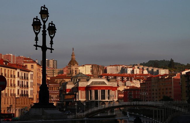 Bilbao Architecture & Culture: Guggenheim, Old Town & Market - Photo 3