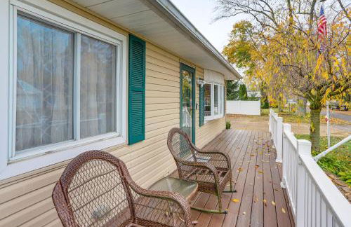 Walk to Sandusky Bay Home with Hot Tub and Fire Pit! - Foto 22