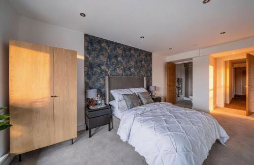 Leeds City Centre 2BR Apartment - Luxury Stay with Private Terrace - Foto 4