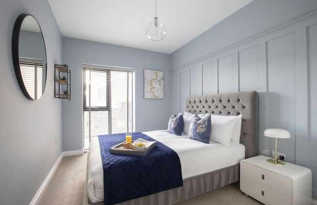 Elliot Oliver - Luxurious Two Bedroom Apartment in The Docks - Photo 4