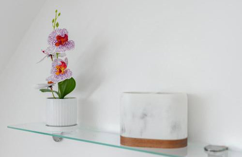 Stylish 5Bedroom Getaway in Quiet Mildenhall Area - Photo 33