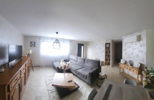 House with 4 air-conditioned bedrooms and swimming pool - Photo 4