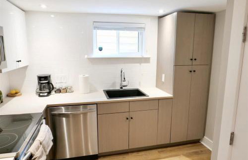 Best of Brookland Family Friendly w Private Parking - Photo 8