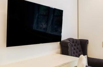 Private Beautiful Townhome w Zen Garden - Photo 21