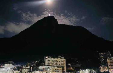 Cobertura Estilosa com Vista Linda e Privacidade - Foto 14